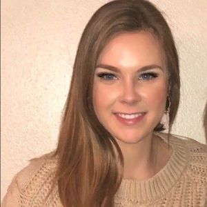 Meet your Posher, Kayla